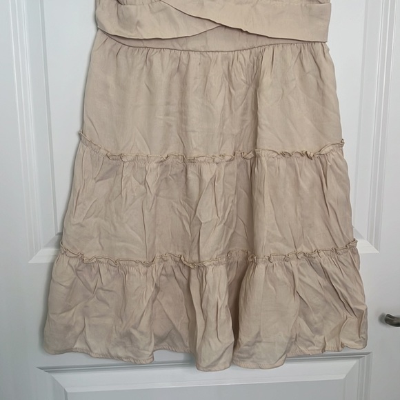 Beige color size Junior M. Light and flowey with a nice cut - Picture 3 of 5